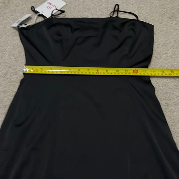 Sun-deh Dress - Picture 8 of 11